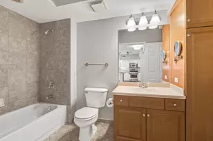 1 S Lincoln Ave, Lombard, IL 60148 - Photo 12