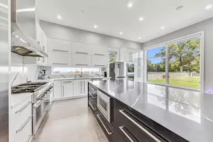 1331 Pfingsten Rd, Northbrook, IL 60062 - Photo 8