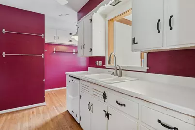 210 S Gladstone Avenue, Aurora, IL 60506 - Photo 8