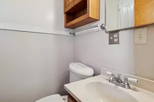 210 S Gladstone Ave, Aurora, IL 60506 - Photo 10