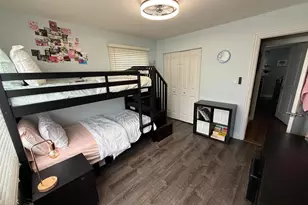 15 Wildwood Rd, Elk Grove Village, IL 60007 - Photo 18