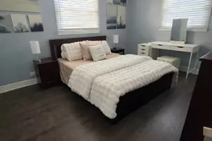 15 Wildwood Rd, Elk Grove Village, IL 60007 - Photo 14