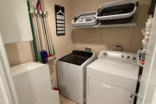 15 Wildwood Rd, Elk Grove Village, IL 60007 - Photo 10