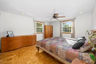 571 Estate Dr, Buffalo Grove, IL 60089 - Photo 10