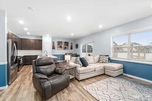 301 Andrew Dr, Yorkville, IL 60560 - Photo 8