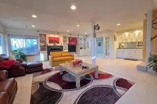 1025 Rosewood Dr, Carpentersville, IL 60110 - Photo 2