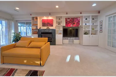 1025 Rosewood Drive #B, Carpentersville, IL 60110 - Photo 4