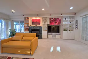 1025 Rosewood Dr, Carpentersville, IL 60110 - Photo 4