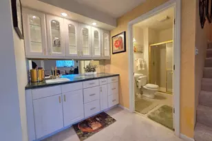 1025 Rosewood Dr, Carpentersville, IL 60110 - Photo 8