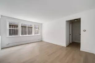 5516 W Higgins Ave, Chicago, IL 60630 - Photo 8