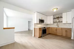 5516 W Higgins Ave, Chicago, IL 60630 - Photo 4