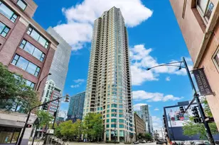 400 N La Salle Dr, Chicago, IL 60610 - Photo 1