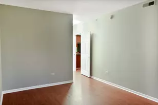 135 S York St, Elmhurst, IL 60126 - Photo 6