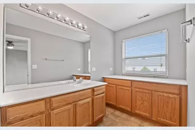 533 Metropolitan Street, Aurora, IL 60502 - Photo 12