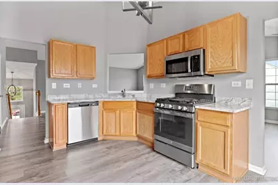 533 Metropolitan Street, Aurora, IL 60502 - Photo 6