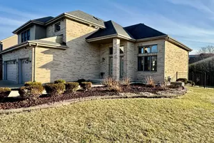 12457 Walden Rd, Homer Glen, IL 60491 - Photo 2