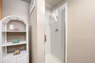 4551 W Foster Avenue, Chicago, IL 60630 - Photo 12