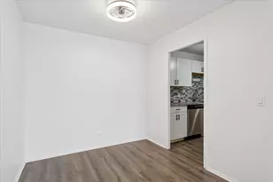 720 Wellington Ave, Elk Grove Village, IL 60007 - Photo 4