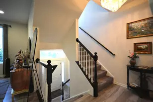 3S624 Everton Dr, Warrenville, IL 60555 - Photo 2