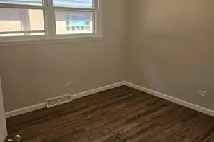 12946 S Carpenter St, Calumet Park, IL 60827 - Photo 10