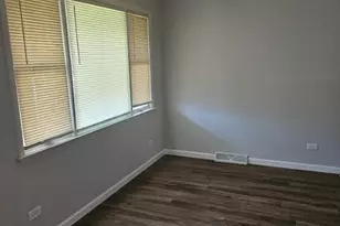 12946 S Carpenter St, Calumet Park, IL 60827 - Photo 6