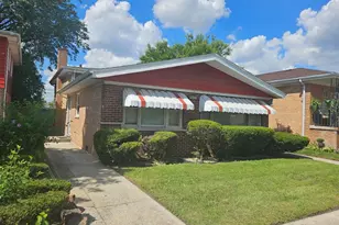 12946 S Carpenter St, Calumet Park, IL 60827 - Photo 2