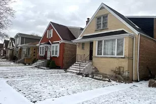 3531 W 73rd Pl, Chicago, IL 60629 - Photo 2