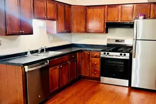 612 Waterford Rd, Schaumburg, IL 60193 - Photo 2