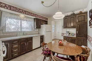 2406 N Lafayette St, Arlington Heights, IL 60004 - Photo 4