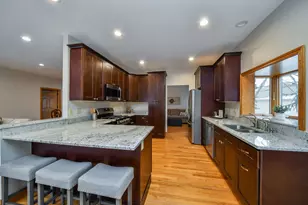 723 Manor Hill Pl, Sugar Grove, IL 60554 - Photo 6