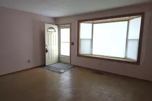 286 S Barbara Dr, Kankakee, IL 60901 - Photo 2