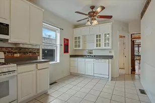 10704 S Albany Ave, Chicago, IL 60655 - Photo 8