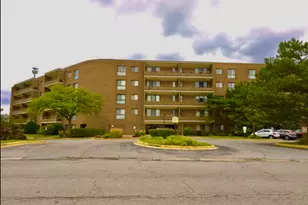 7 E Carriageway Dr, Hazel Crest, IL 60429 - Photo 1