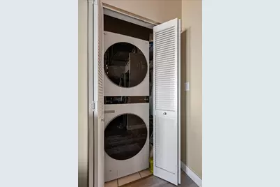 811 W 15th Place #708, Chicago, IL 60608 - Photo 22