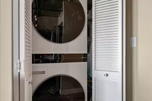 811 W 15th Pl, Chicago, IL 60608 - Photo 22