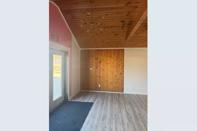 221 W Galena Avenue, Freeport, IL 61032 - Photo 6