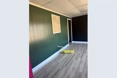 221 W Galena Avenue, Freeport, IL 61032 - Photo 10