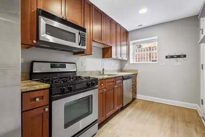 [Address not provided], Chicago, IL 60657 - Photo 4