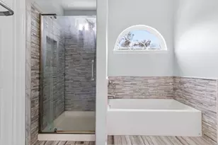 2220 N Hillcrest Ct, Round Lake Beach, IL 60073 - Photo 26