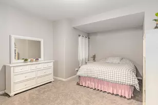 719 Eagle Brook Ln, Naperville, IL 60565 - Photo 24