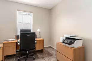 719 Eagle Brook Ln, Naperville, IL 60565 - Photo 10