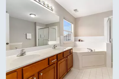 719 Eagle Brook Lane, Naperville, IL 60565 - Photo 18