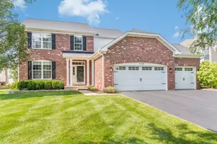 719 Eagle Brook Ln, Naperville, IL 60565 - Photo 1