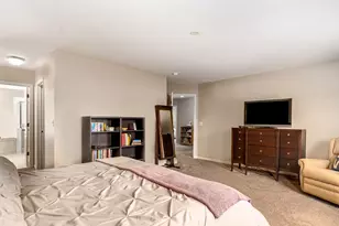 719 Eagle Brook Ln, Naperville, IL 60565 - Photo 20