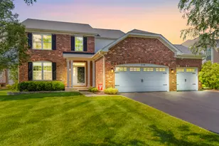 719 Eagle Brook Ln, Naperville, IL 60565 - Photo 4