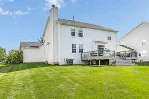 719 Eagle Brook Ln, Naperville, IL 60565 - Photo 38