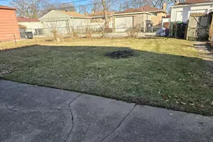 7631 N Knox Ave, Skokie, IL 60076 - Photo 14