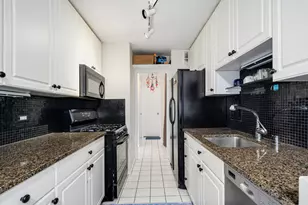 3430 N Lake Shore Dr, Chicago, IL 60657 - Photo 8