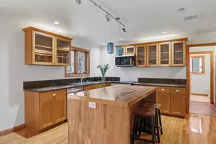 2404 N Nottingham Ct, Champaign, IL 61821 - Photo 14