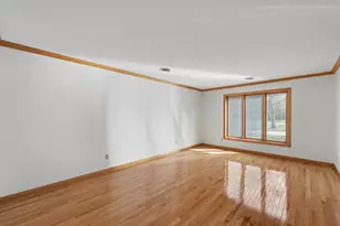 2404 N Nottingham Ct, Champaign, IL 61821 - Photo 8